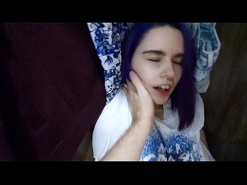 ❤️ Xwişka min di dolabê de dît û alîkariya wê kir ️❌ Porno li porno ku.pornofilmtv.ru ❌❤